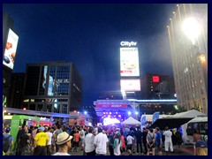 Toronto by night 54  - Dundas Square